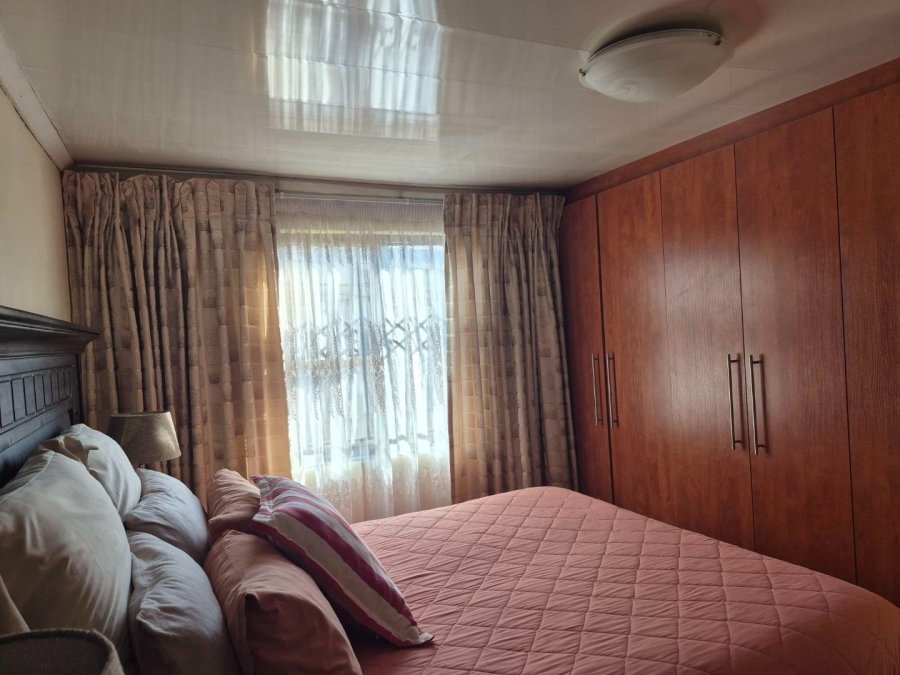 2 Bedroom Property for Sale in Kwazakhele Eastern Cape